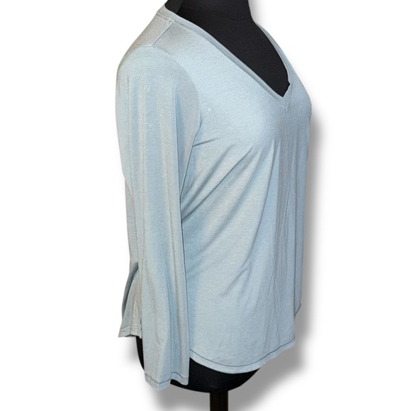 ATHLETA Essential V-Neck Long-Sleeve Top - Minimalistic Grey 1X - Picture 4 of 14